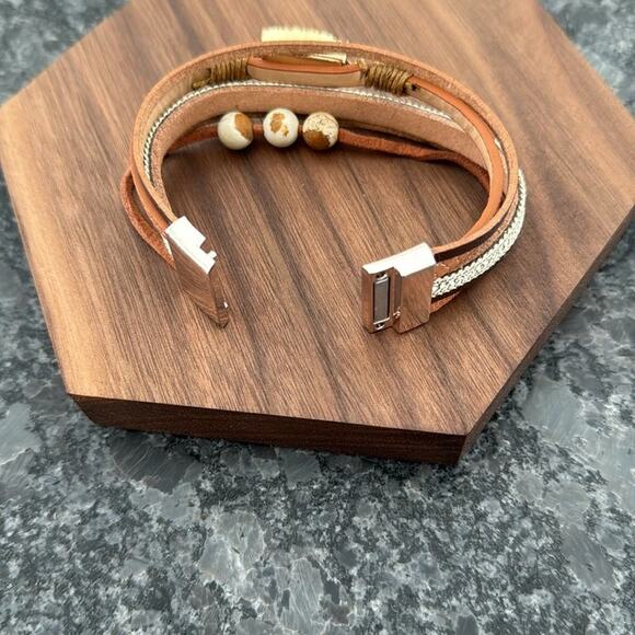 FRANCESCA’S DRUZY RHINESTONE MULTI LAYERED MAGNET CLOSURE BRACELET - Picture 4 of 6